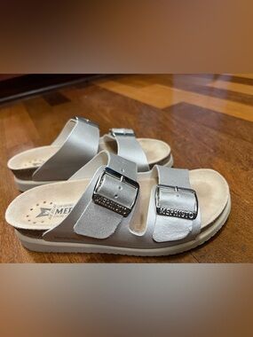 Mephisto Hester Metallic Silver Double-Buckle Sandals Size 7